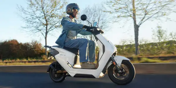 Honda EM1 e electric scooter overview